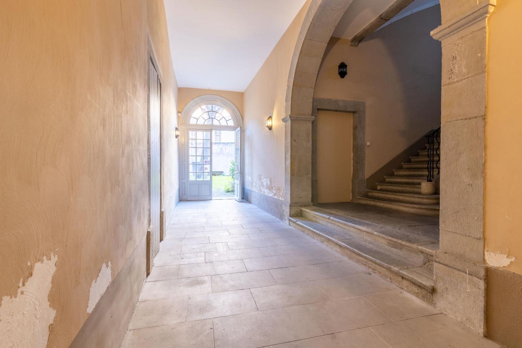 Bel Appartement avec cour au cœur de la Bastide Carcassonne Extérieur photo